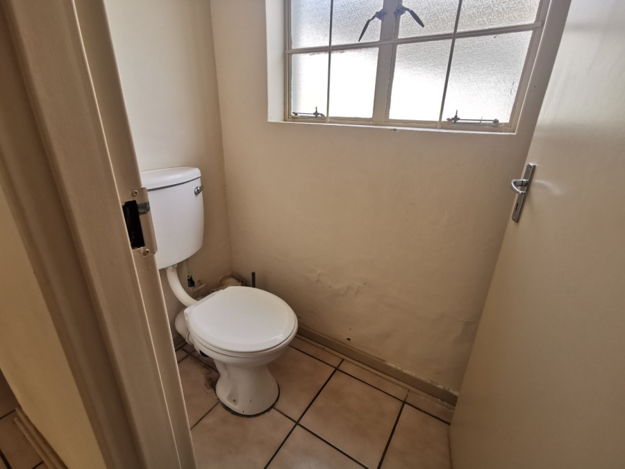 2 Bedroom Property for Sale in Kannoniers Park North West